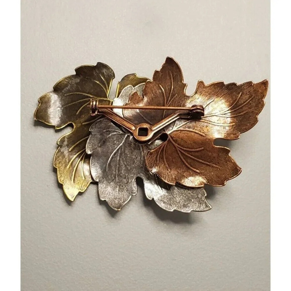 VTG Figural Maple Leaf Brooch Fall TriColor Metal 2.75 Inches - Picture 5 of 7